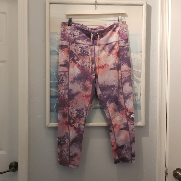 Reebok Size Large High Rise Capri Workout  Leggings Logo - Picture 1 of 7